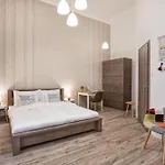 Passage 1 فندق مبيت وإفطار بودابست