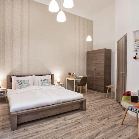 ベッド・アンド・ブレックファスト Passage 1