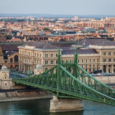 Passage 1 Bed & Breakfast