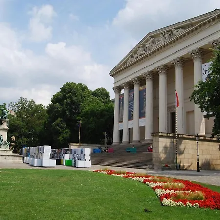 Passage 1 Bed & Breakfast