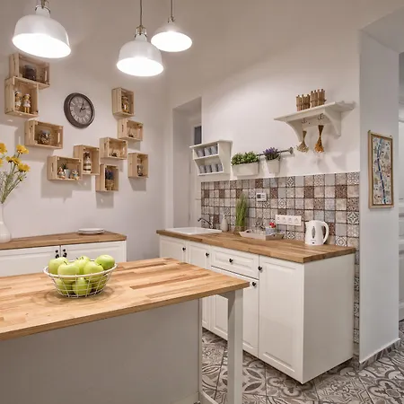 Passage 1 Bed & Breakfast 3*